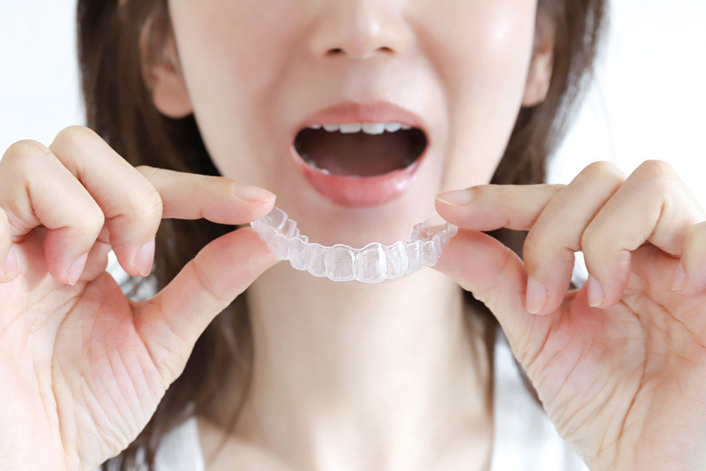 目立ちにくい矯正治療をご希望の方へ